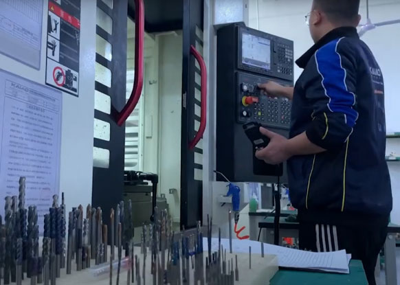  Método de mantenimiento del centro de mecanizado CNC